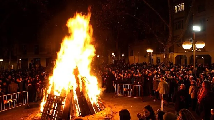 Feux de joie à Gràcia